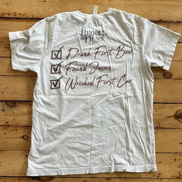 Red Dirt Road Brooks & Dunn Graphic Tee - Picture 2 of 5